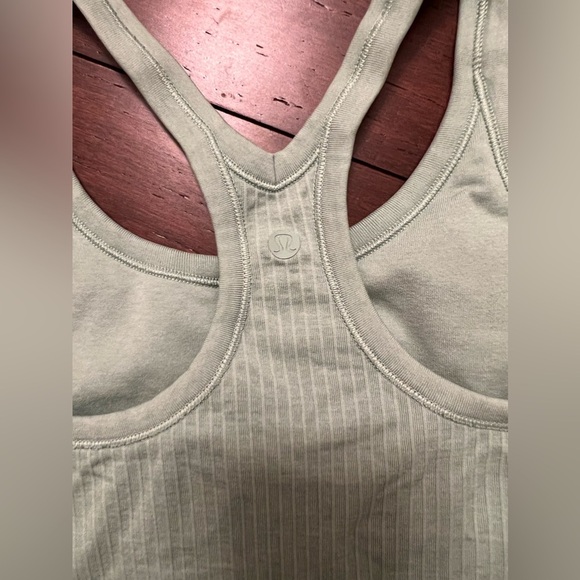 ❤️ Lululemon Delicate Mint Ebb to Street Crop Tank Size 4 - Picture 9 of 9